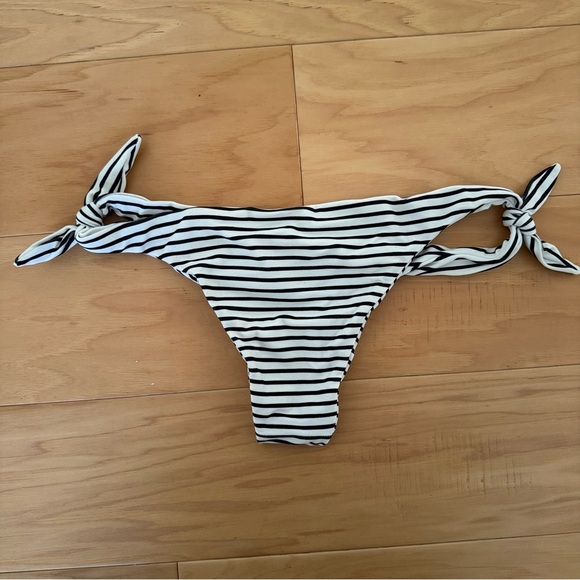 MIKOH Valencia Knotted Bikini Bottom XS - Picture 2 of 3